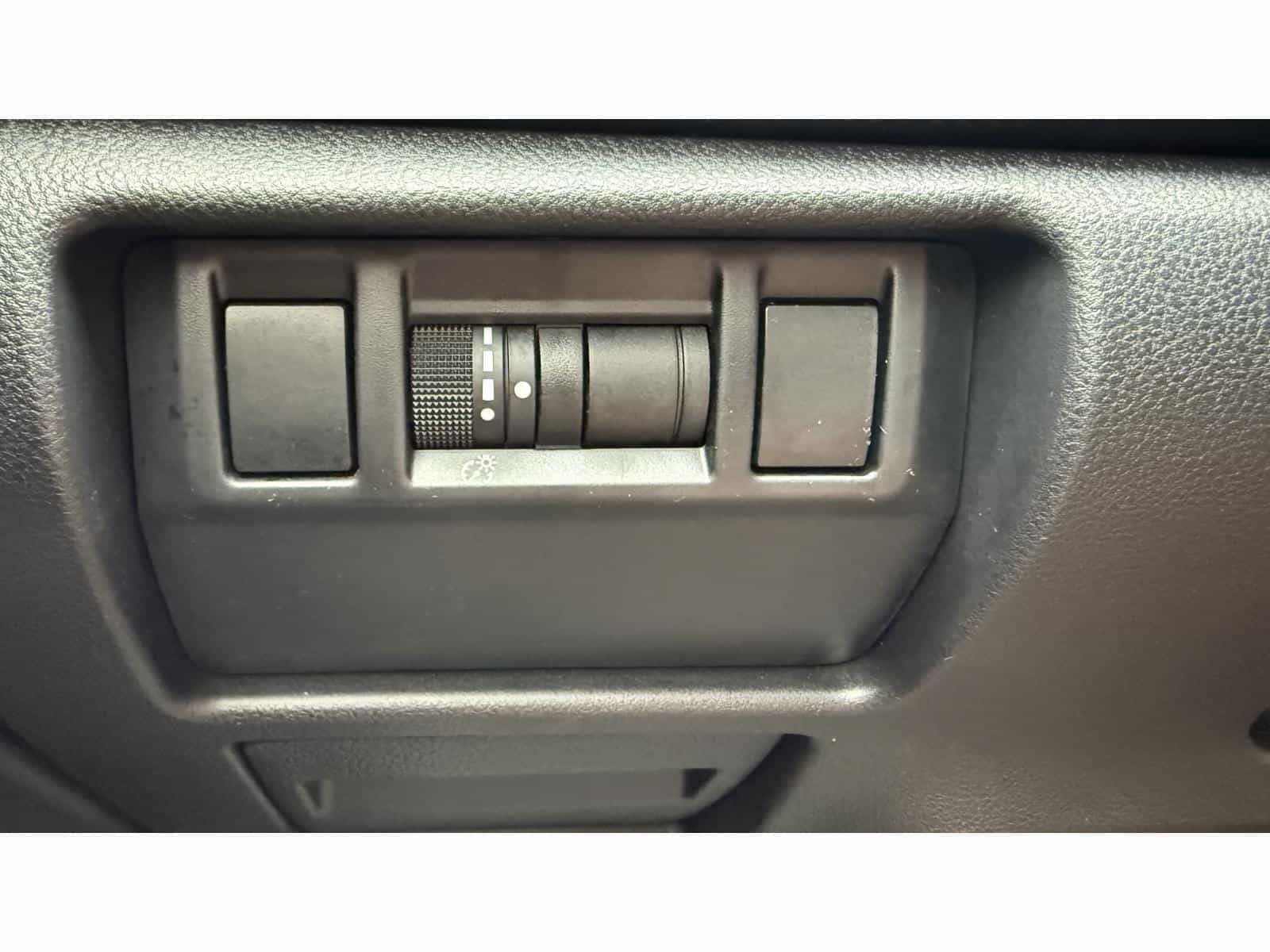 2024 Subaru Crosstrek Onyx - Image 11