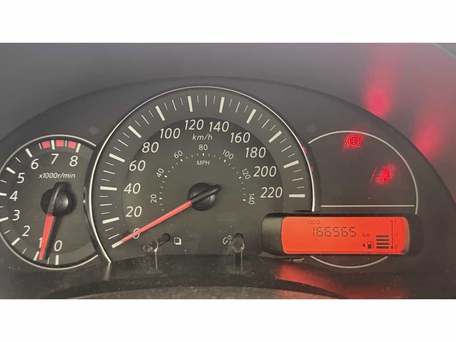 2015 Nissan Micra SV - Image 9