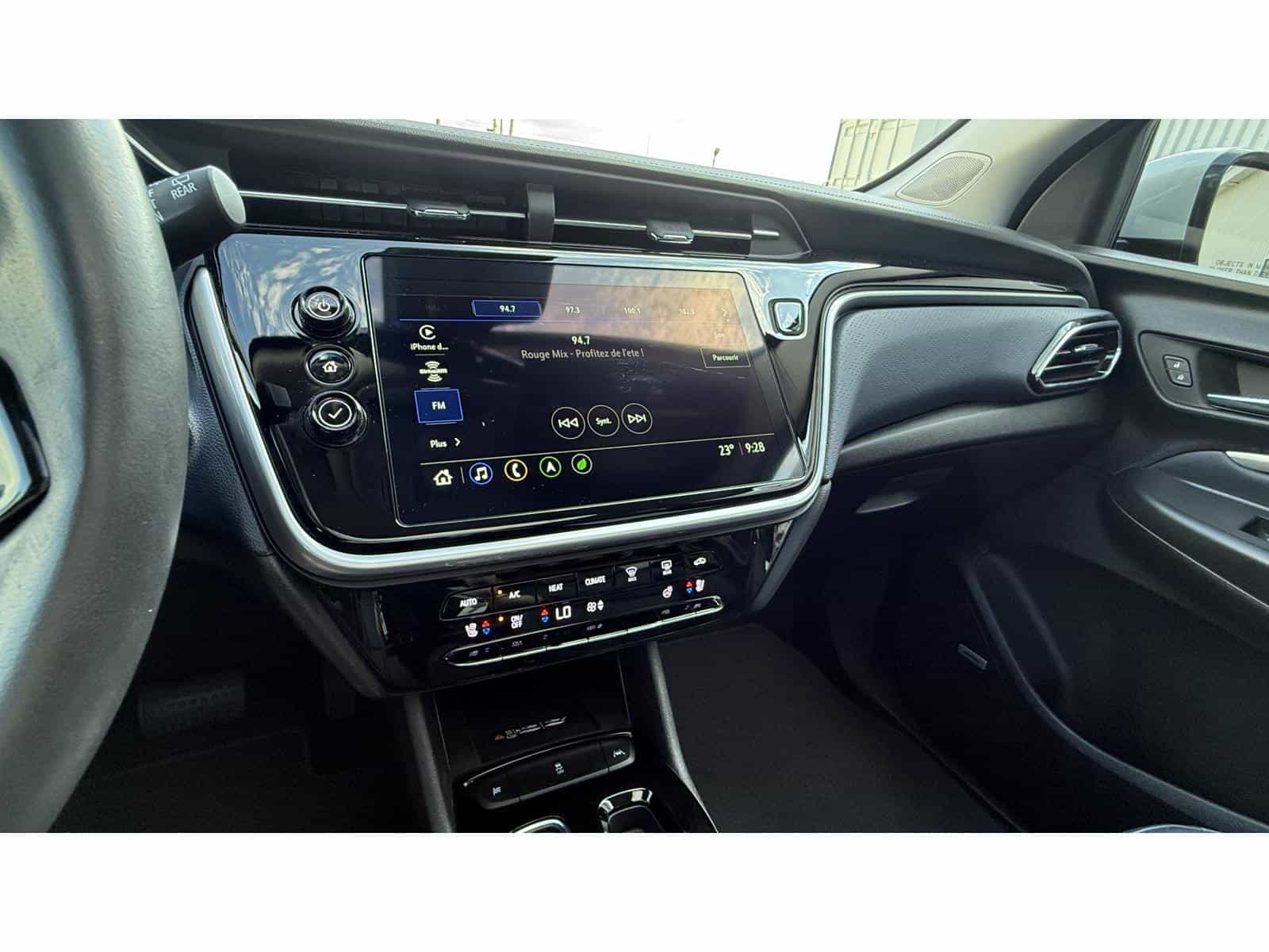 2023 Chevrolet Bolt EUV Premier - Image 19