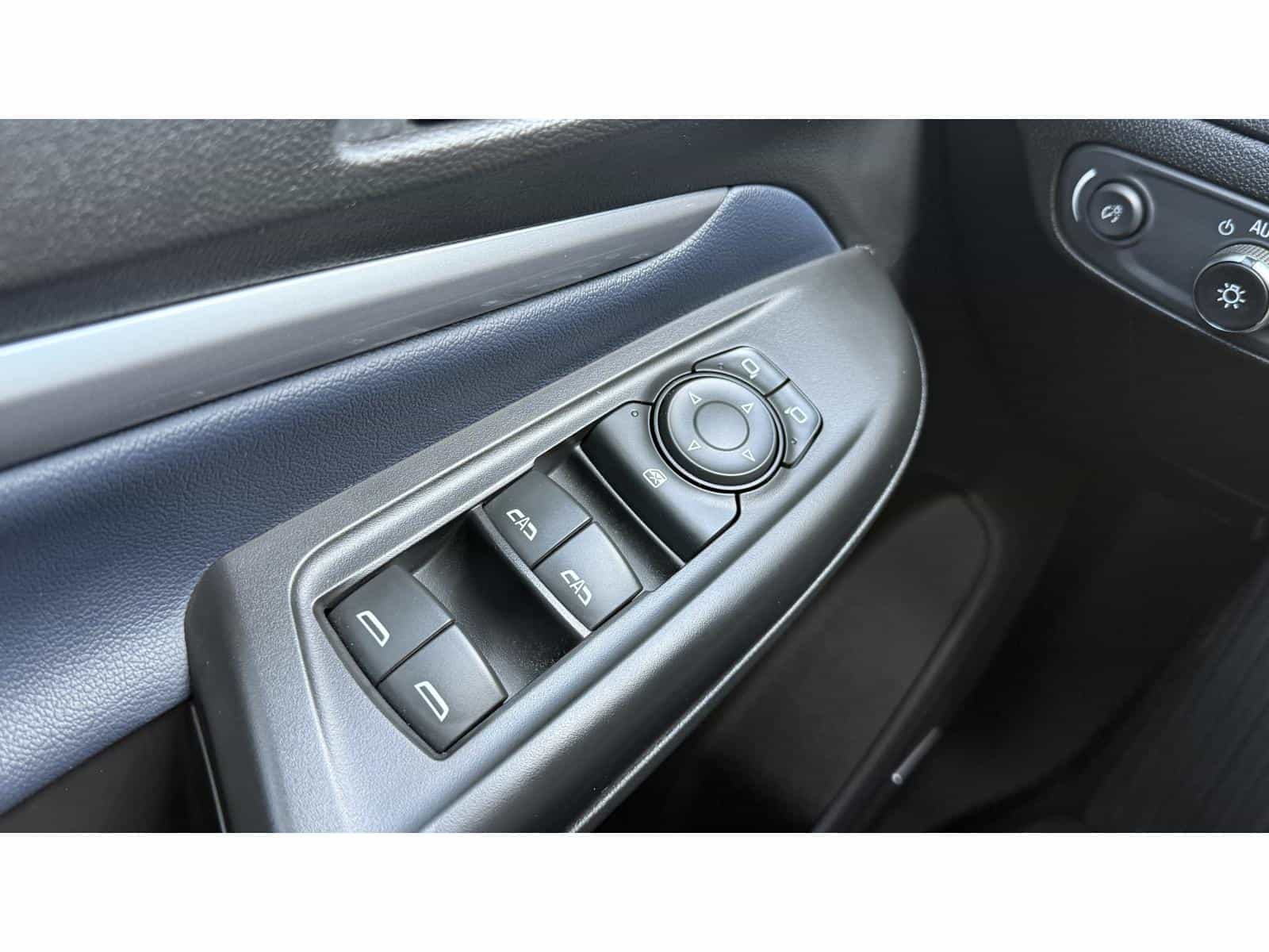 2023 Chevrolet Bolt EUV Premier - Image 12