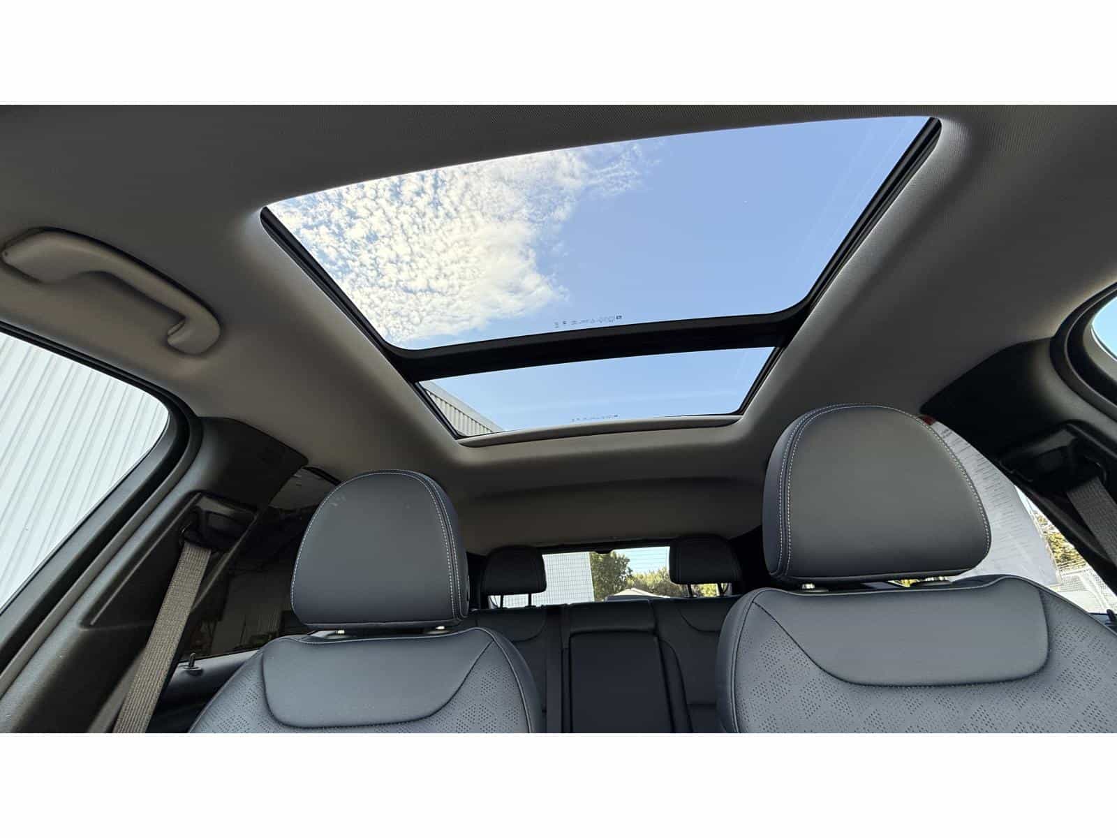 2023 Chevrolet Bolt EUV Premier - Image 23