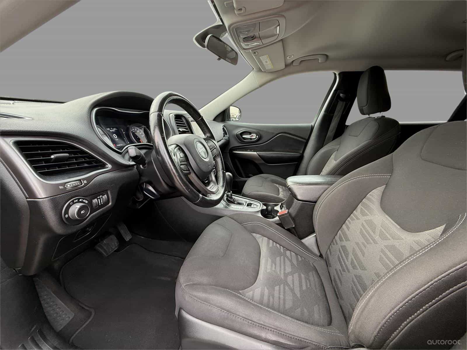 2019 Jeep Cherokee North - Image 11