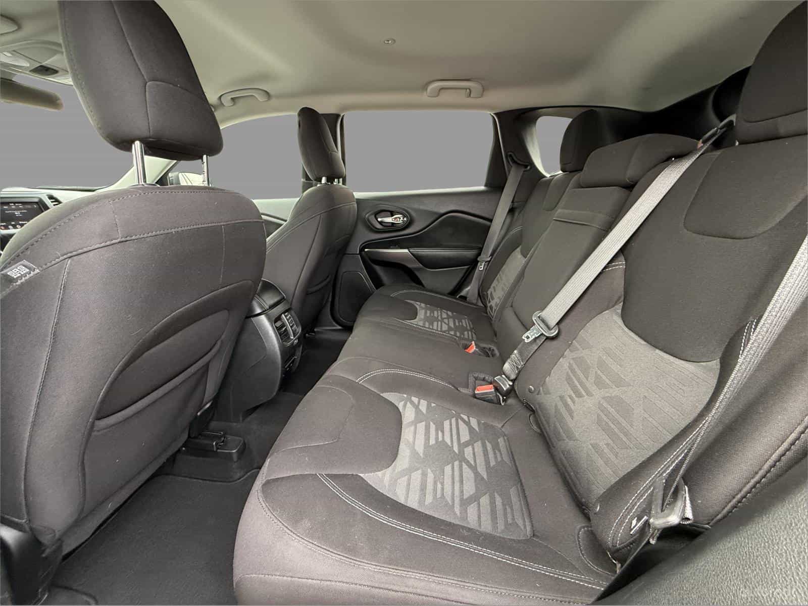 2019 Jeep Cherokee North - Image 23