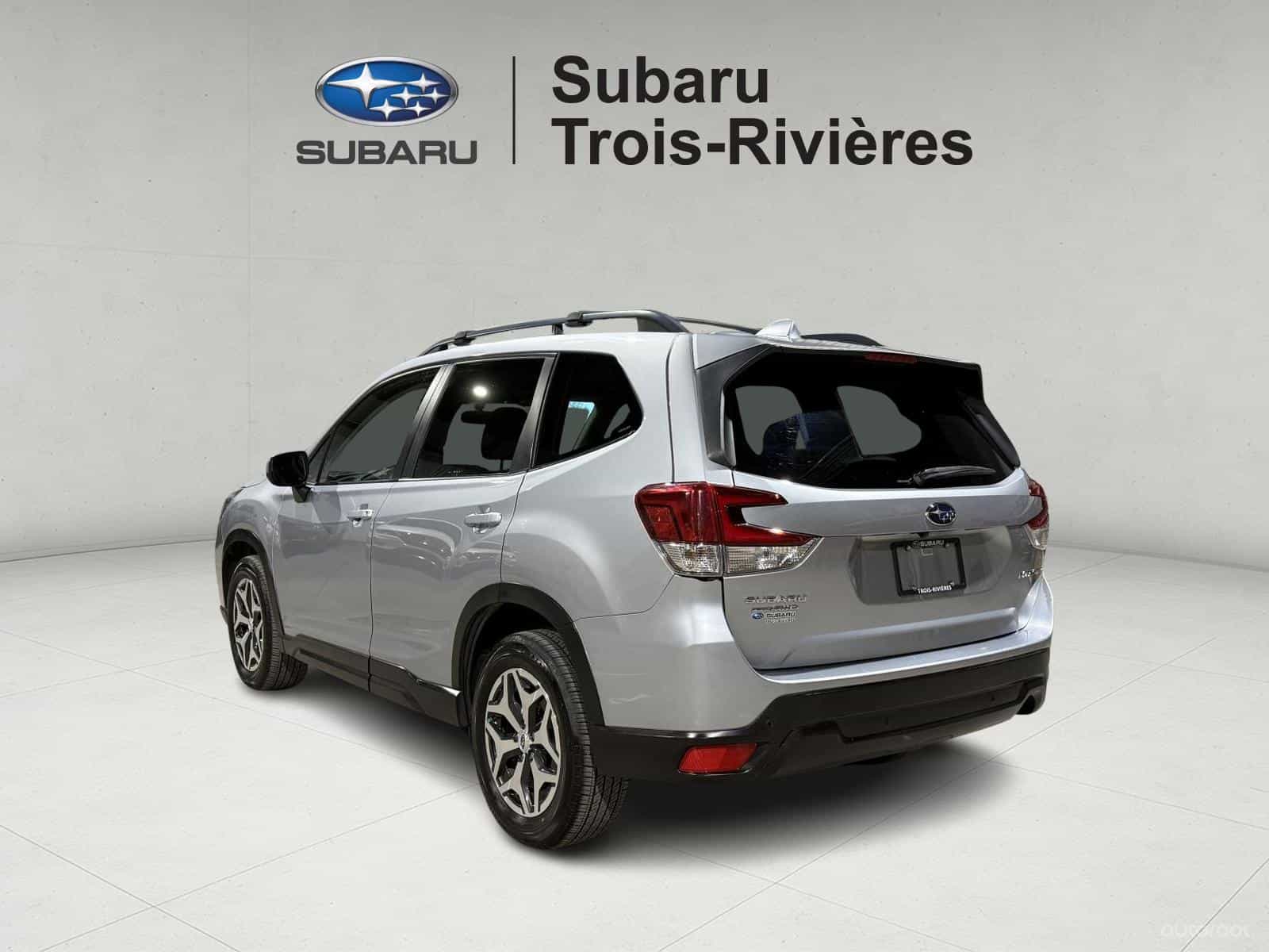 2019 Subaru Forester Touring - Image 3