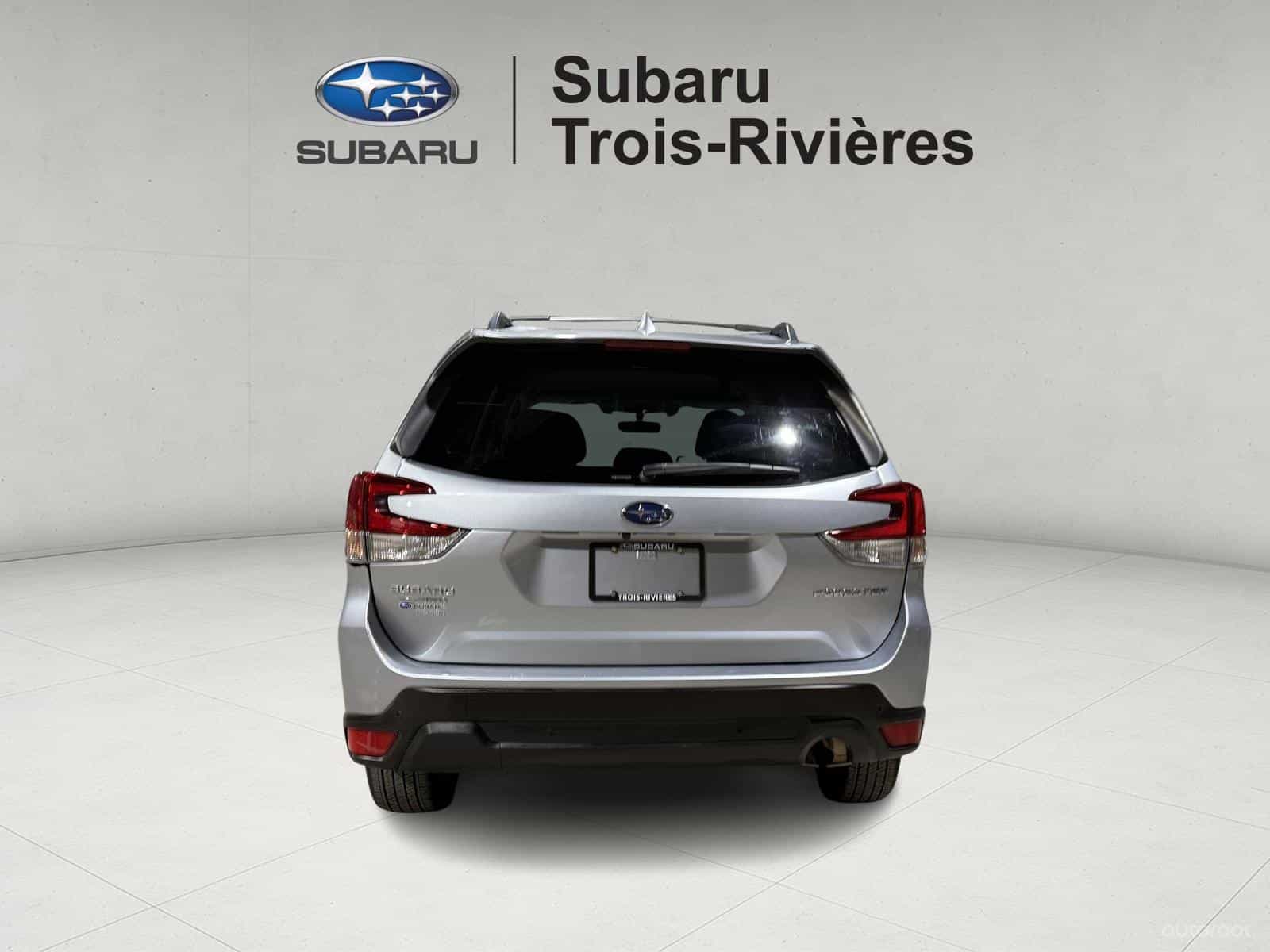2019 Subaru Forester Touring - Image 5