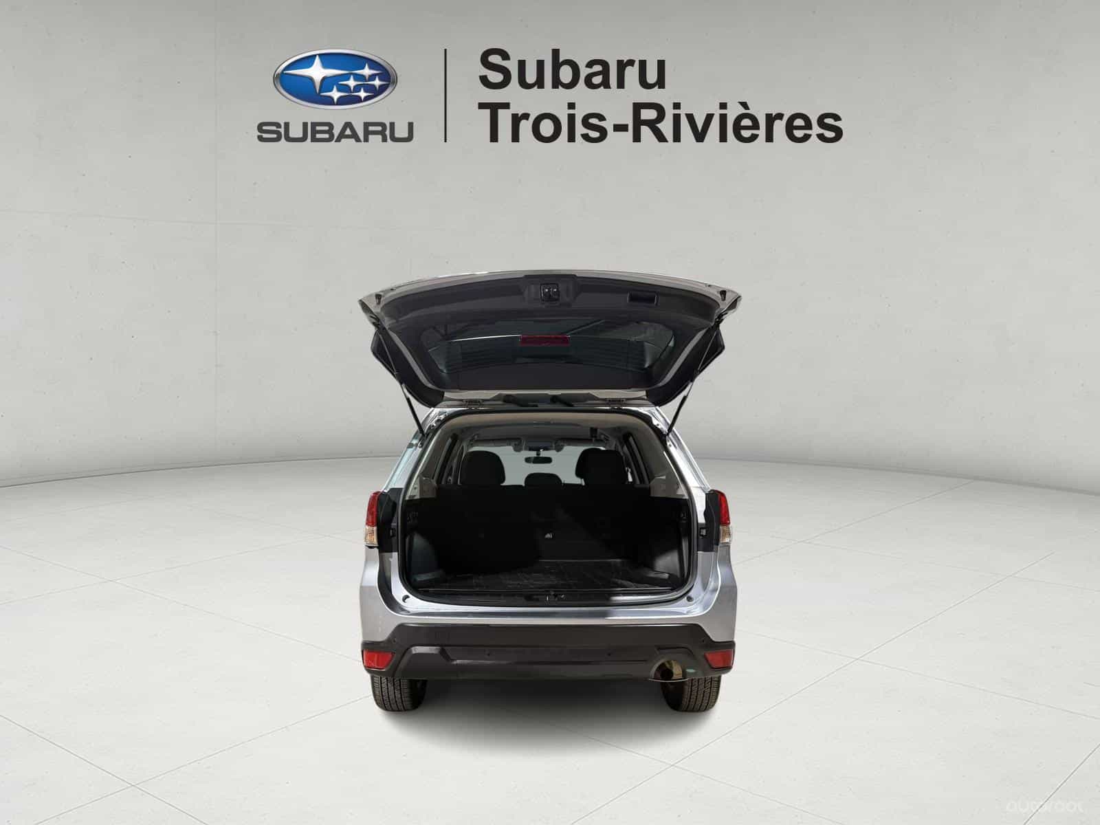 2019 Subaru Forester Touring - Image 6