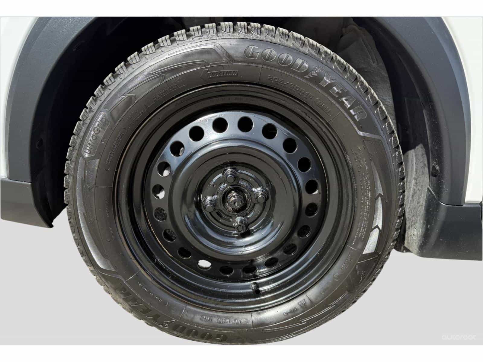 2020 Nissan Kicks S - Image 10