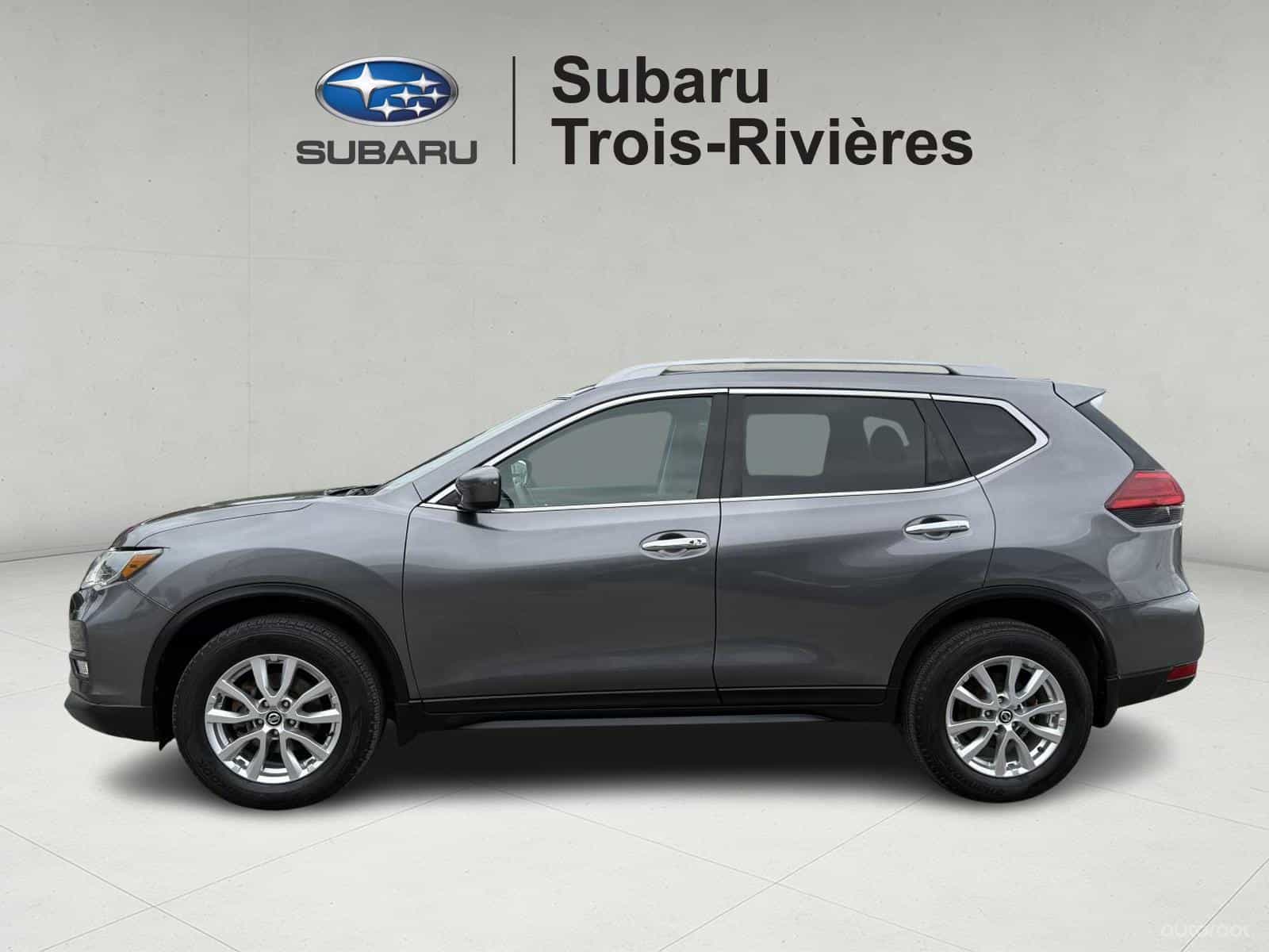 2017 Nissan Rogue SV - Image 5