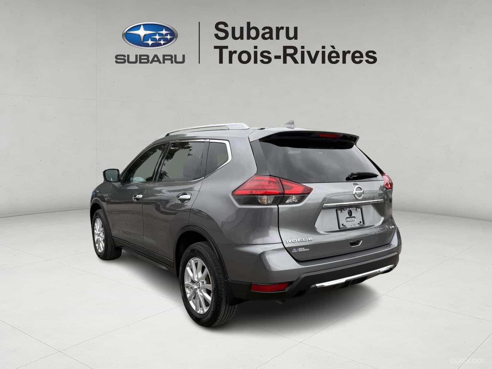 2017 Nissan Rogue SV - Image 6