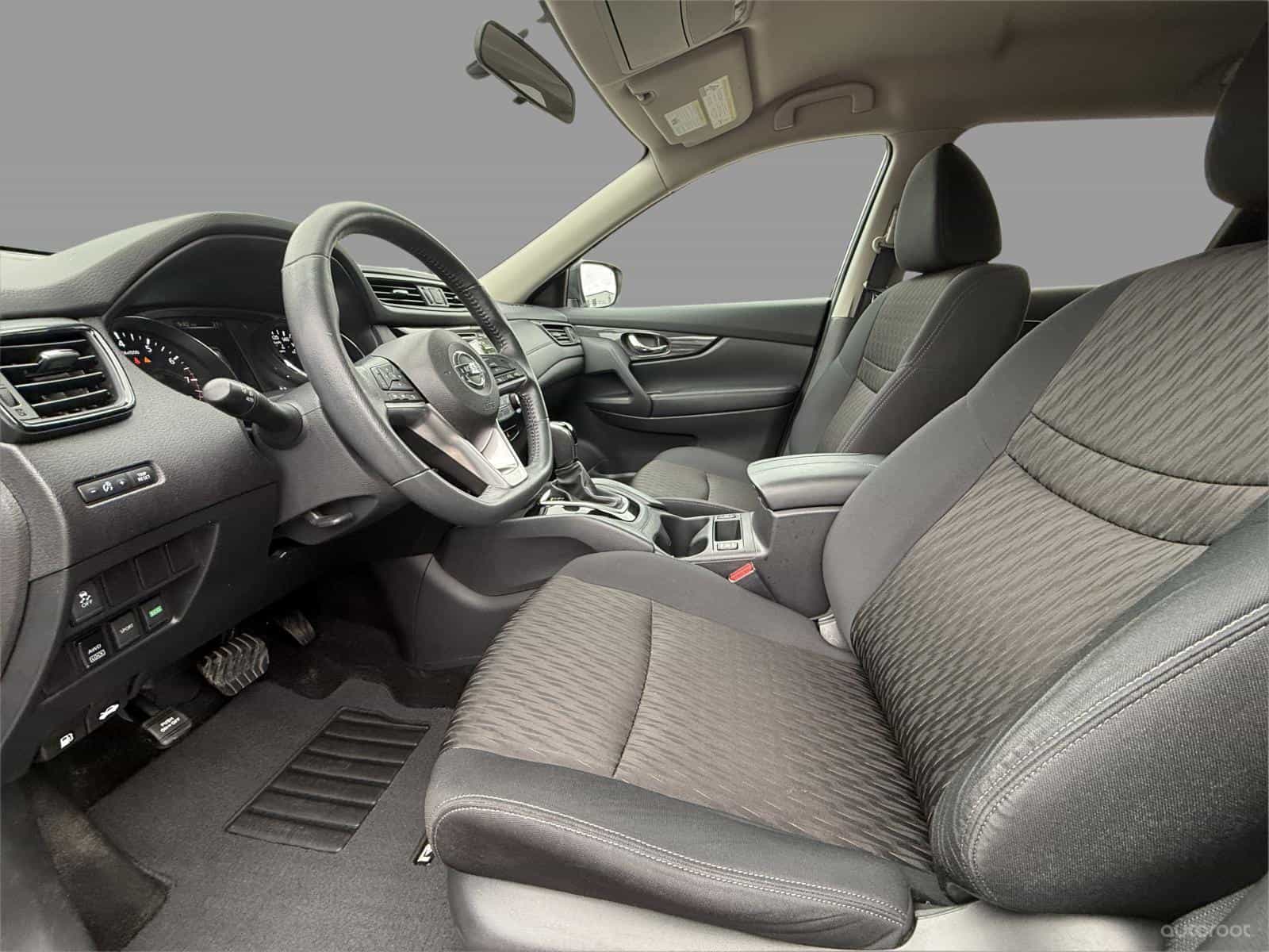 2017 Nissan Rogue SV - Image 12