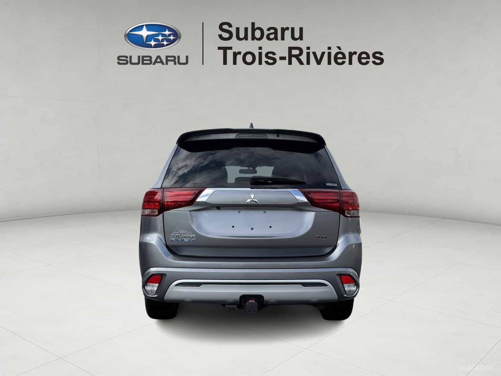 2022 Mitsubishi Outlander PHEV LE - Image 5