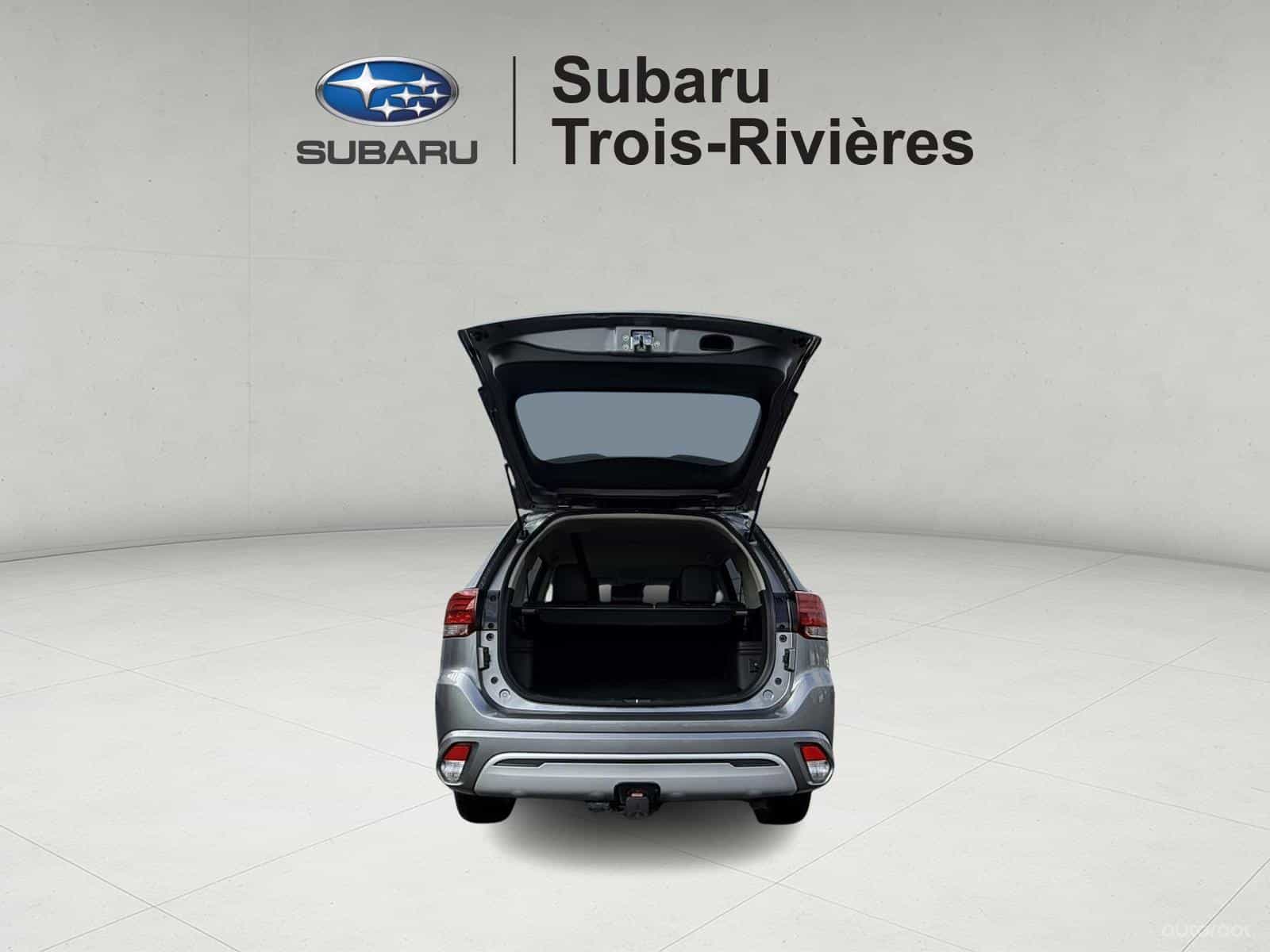 2022 Mitsubishi Outlander PHEV LE - Image 6