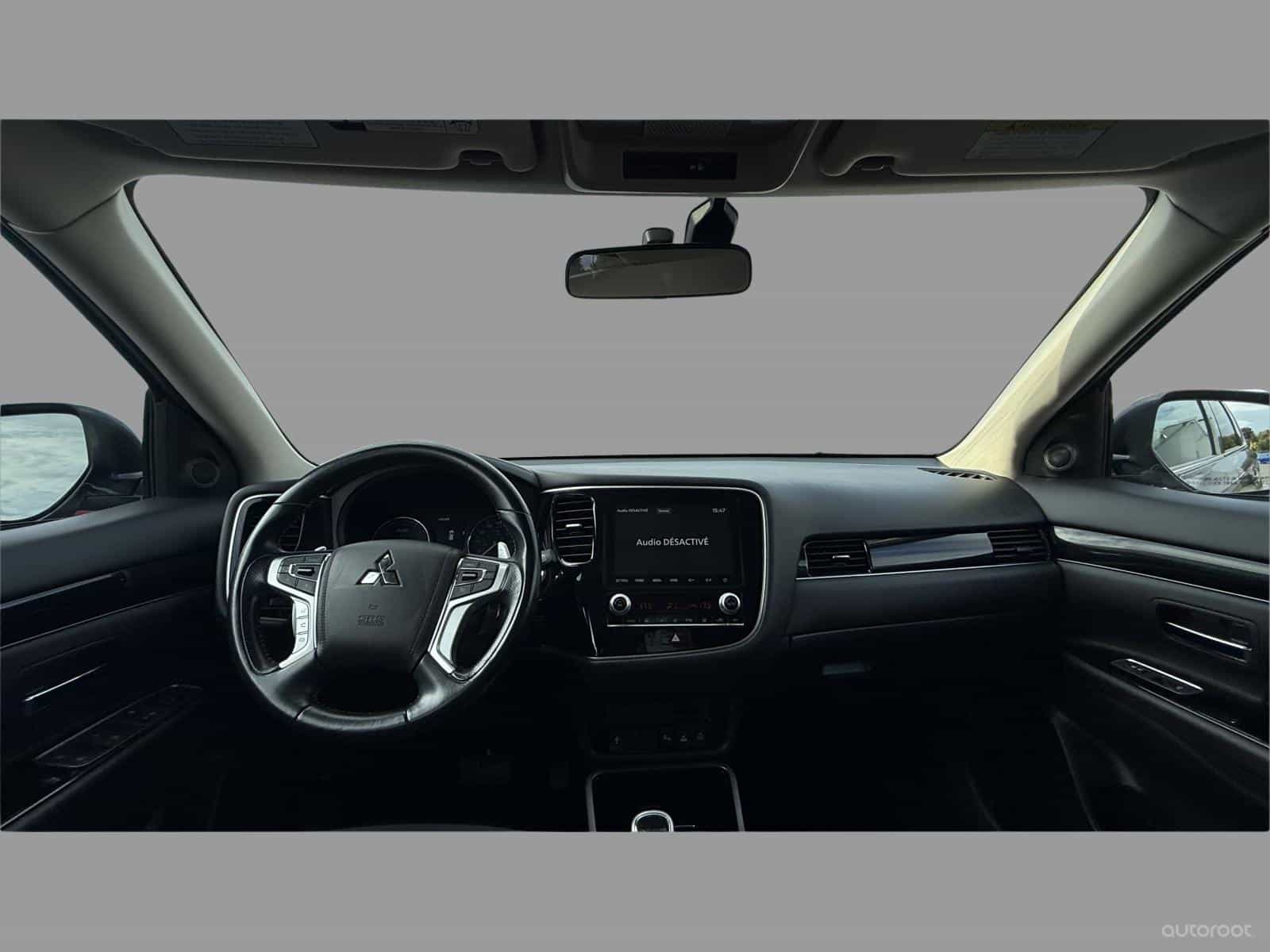 2022 Mitsubishi Outlander PHEV LE - Image 15