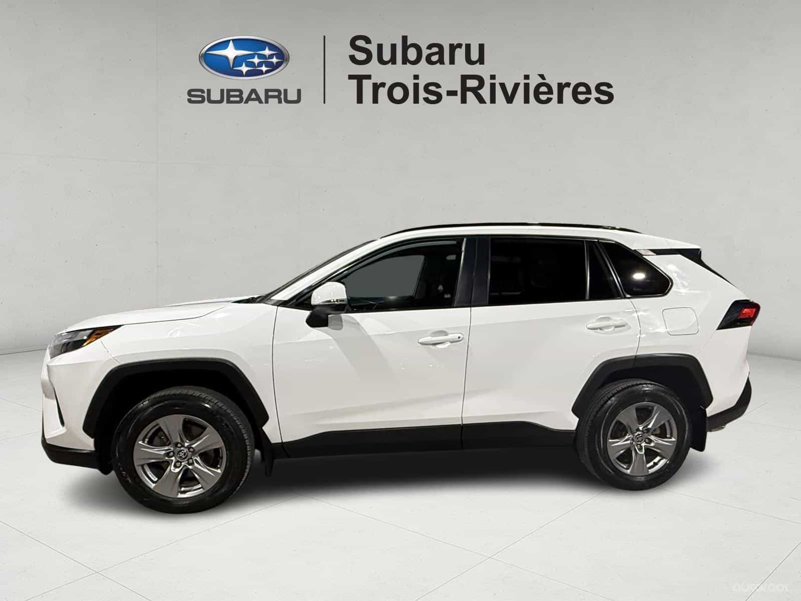 2022 Toyota Rav4 XLE - Image 2