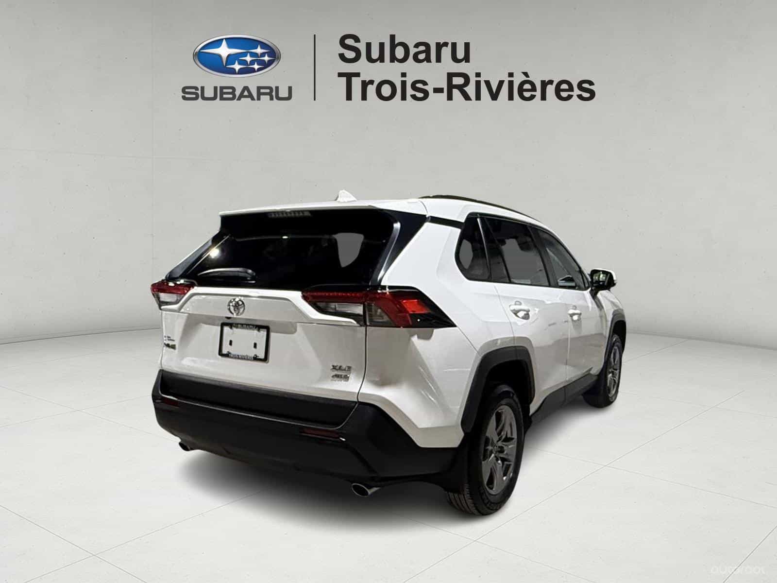 2022 Toyota Rav4 XLE - Image 6