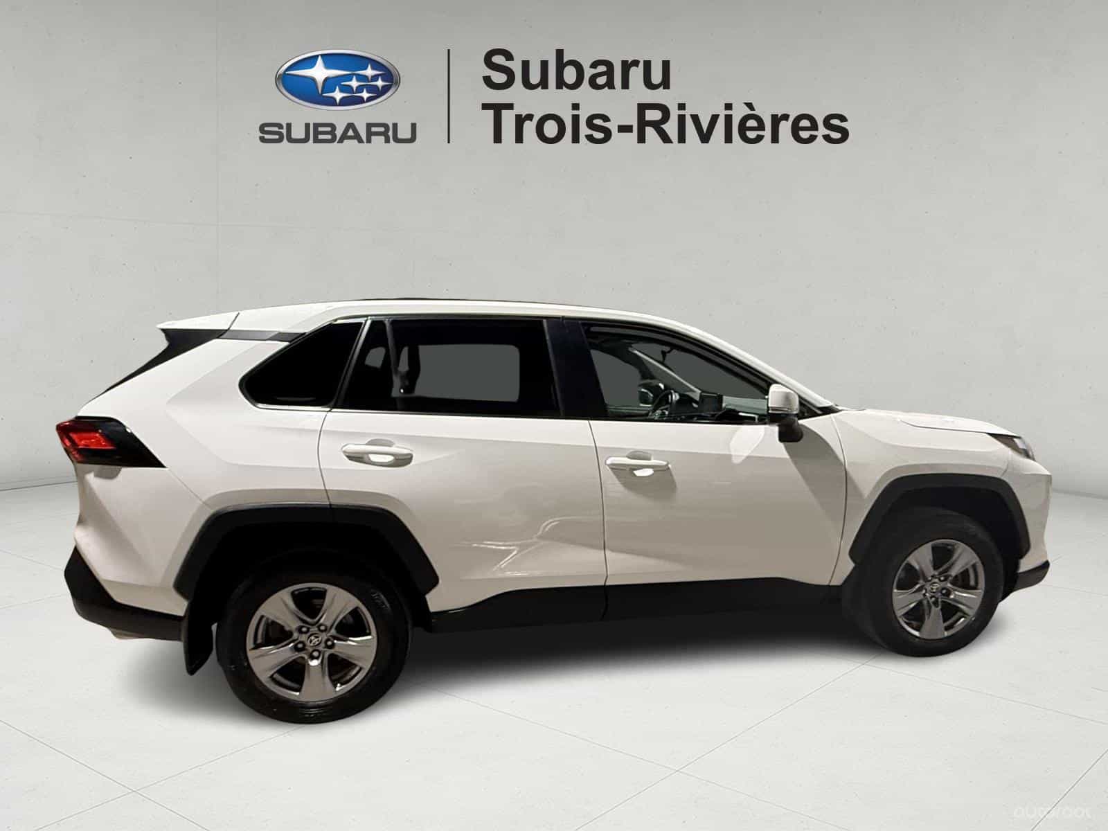 2022 Toyota Rav4 XLE - Image 7