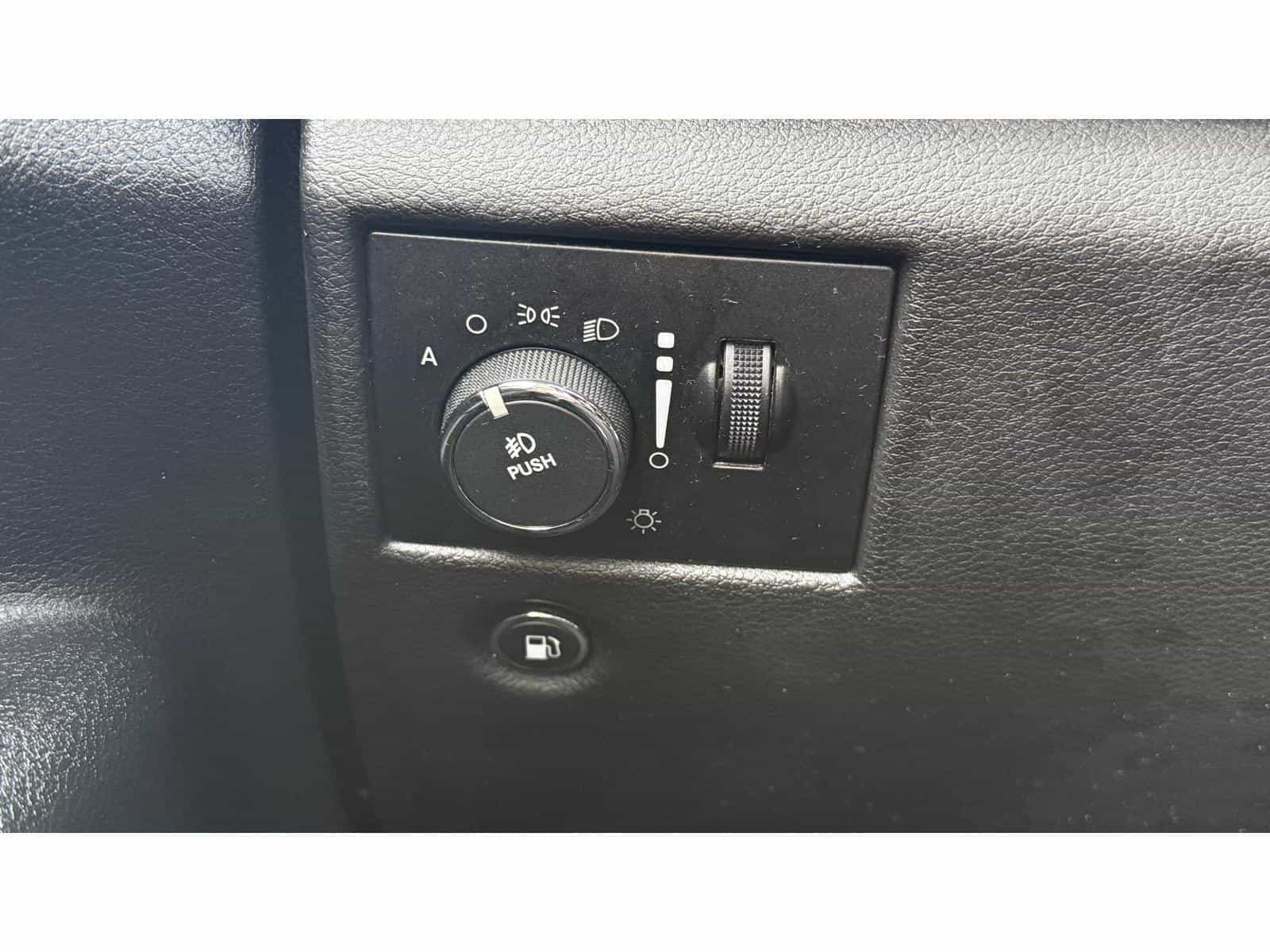 Image 15 Jeep Grand Cherokee Limited 2014