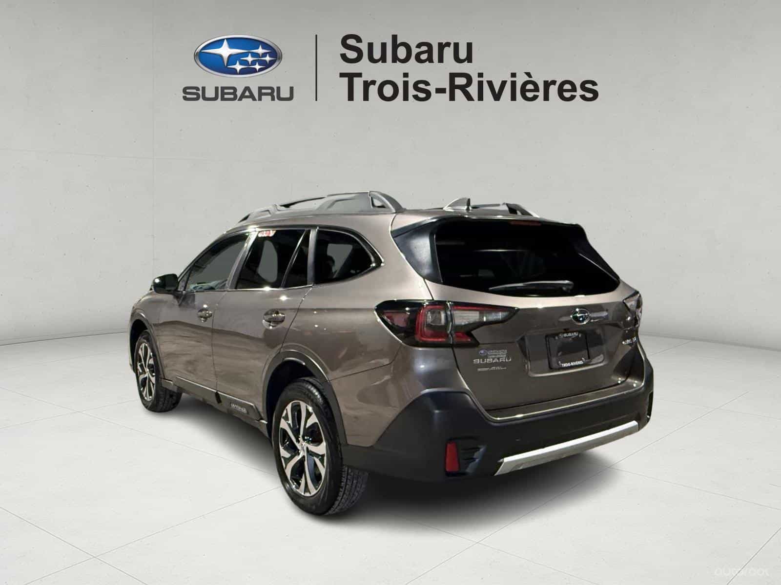 2022 Subaru Outback Limited - Image 4