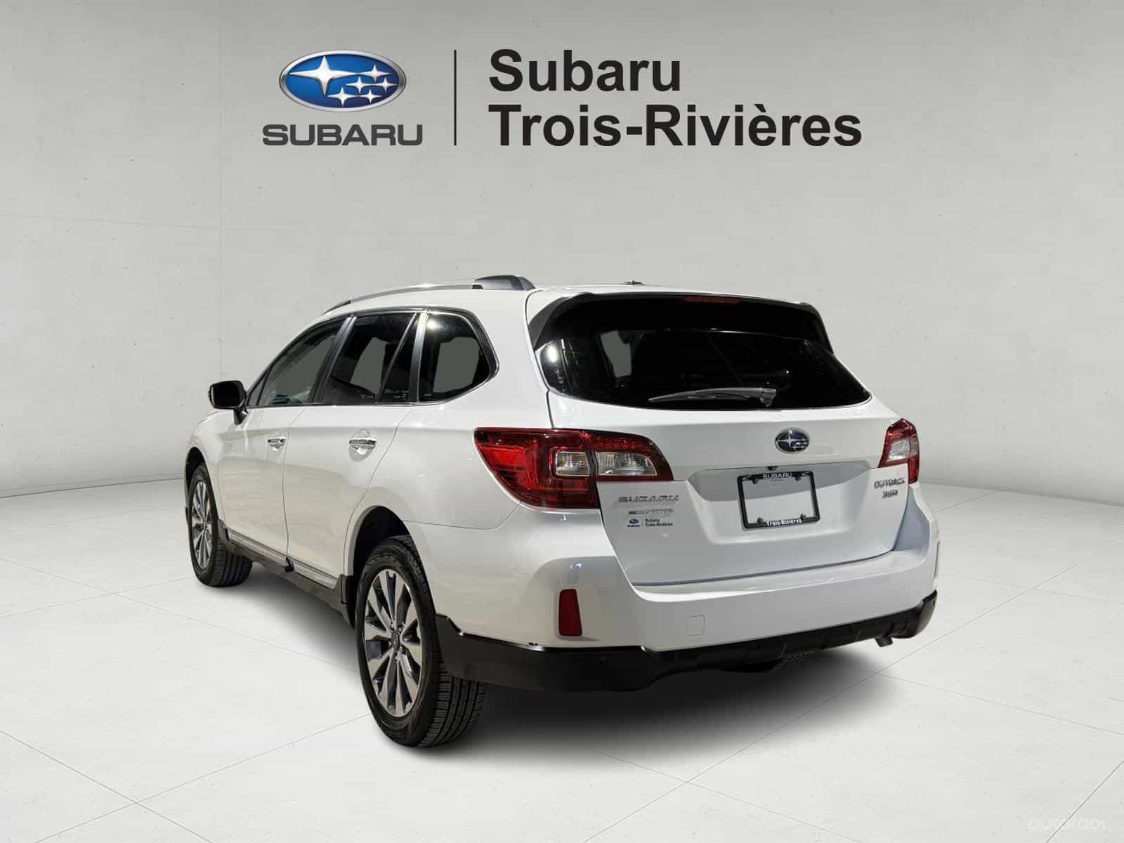 2017 Subaru Outback 3.6R Premier w/Tech - Image 4