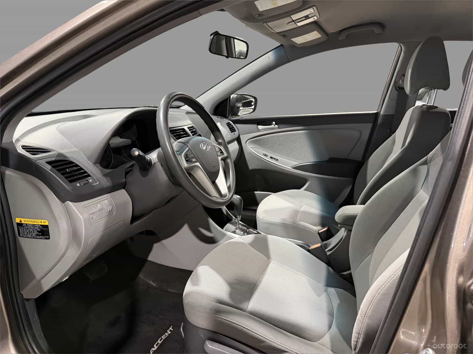 2013 Hyundai Accent GL - Image 11