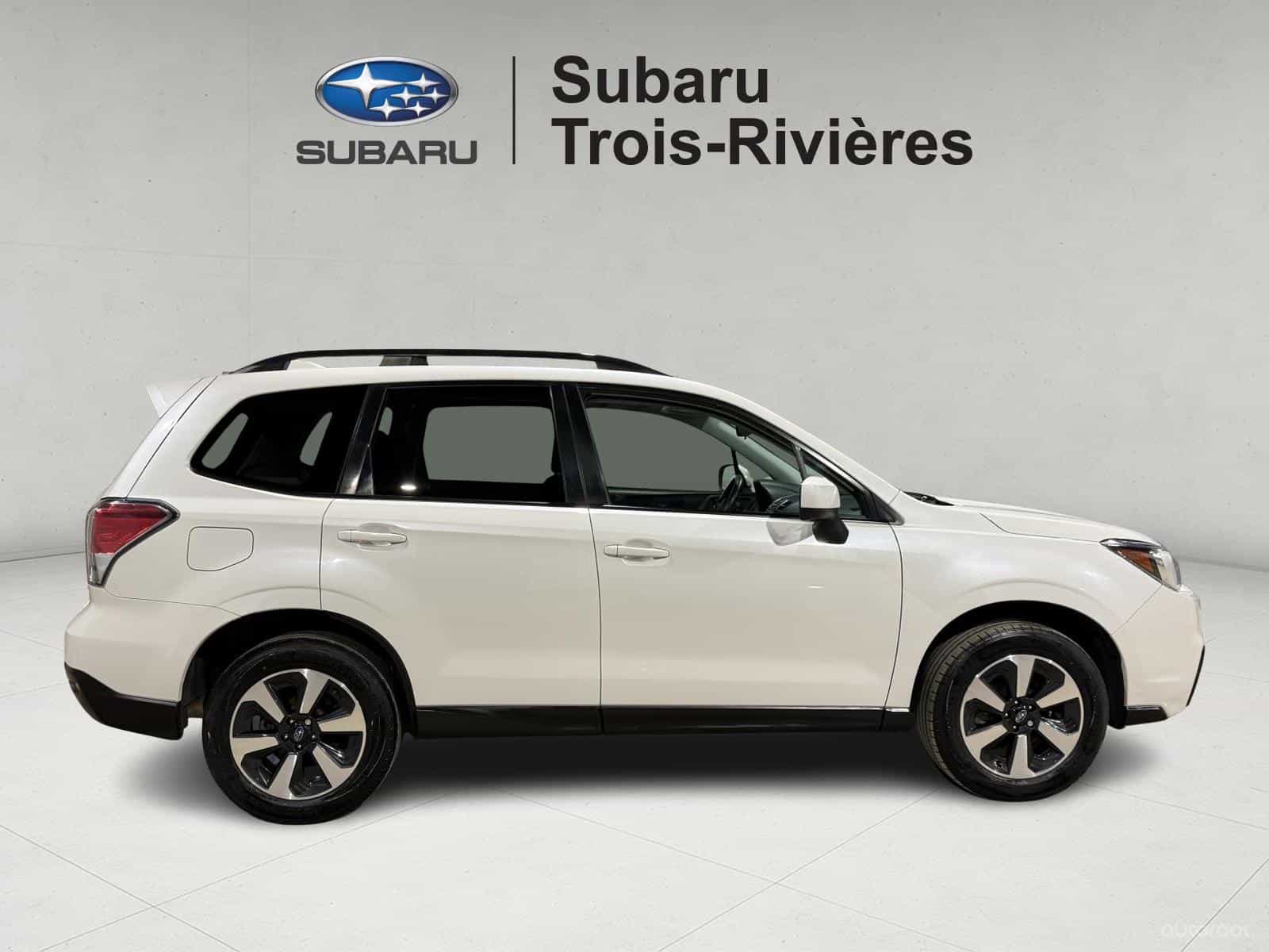 2018 Subaru Forester 2.5i Touring - Image 10
