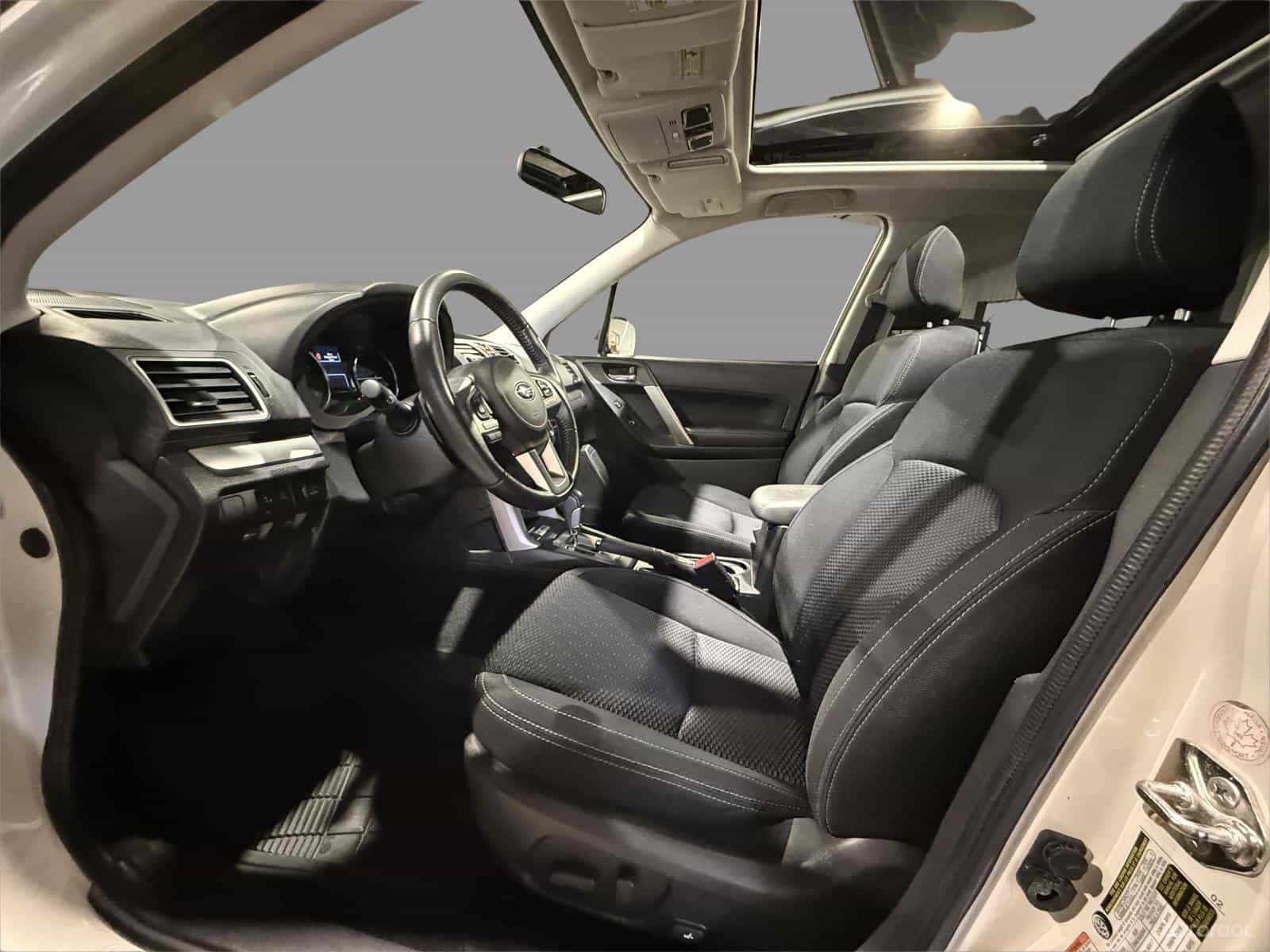 2018 Subaru Forester 2.5i Touring - Image 12