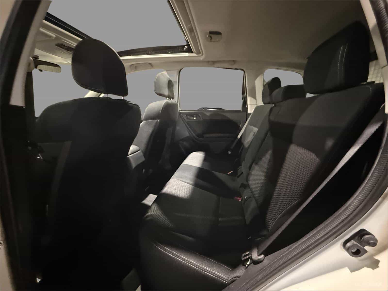 2018 Subaru Forester 2.5i Touring - Image 19