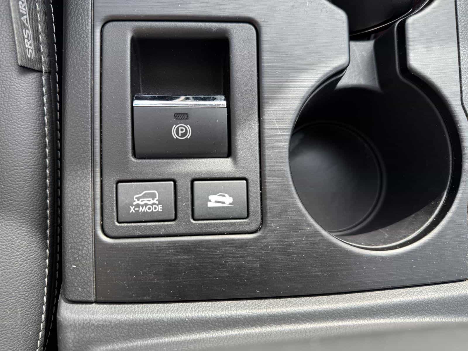 2016 Subaru Outback 3.6R Limited w/Tech - Image 24