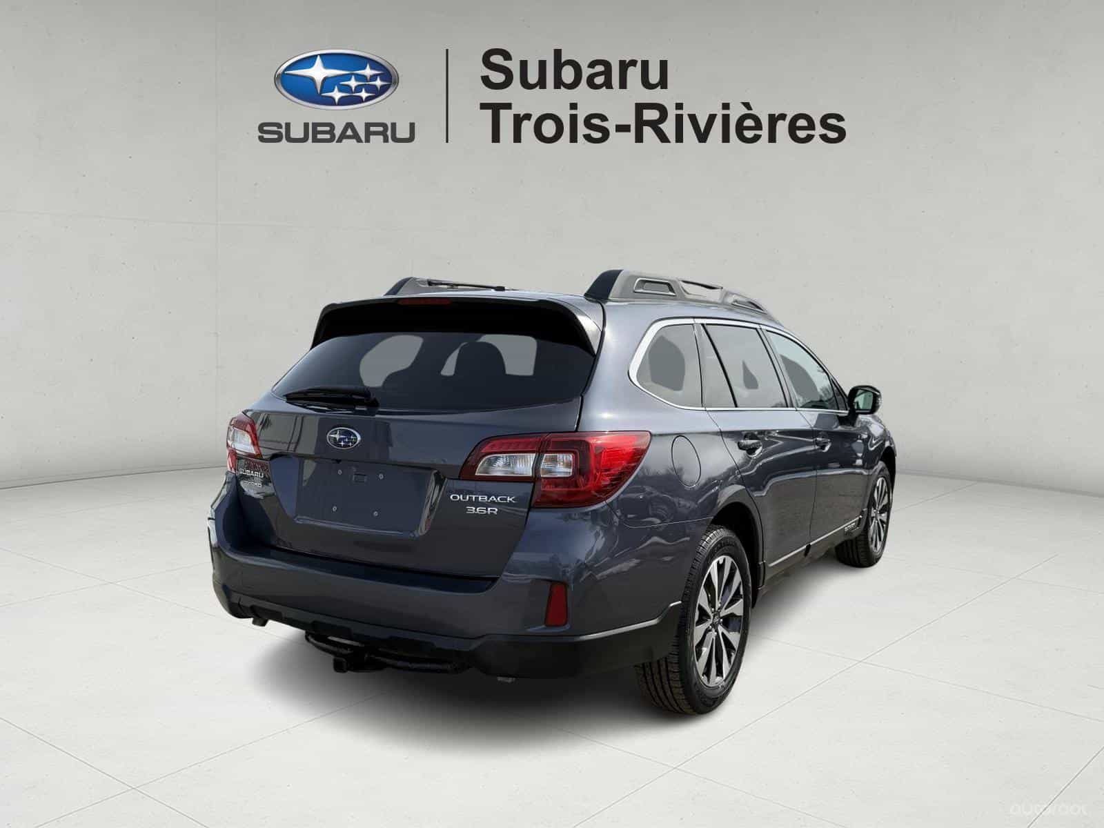 2016 Subaru Outback 3.6R Limited w/Tech - Image 10