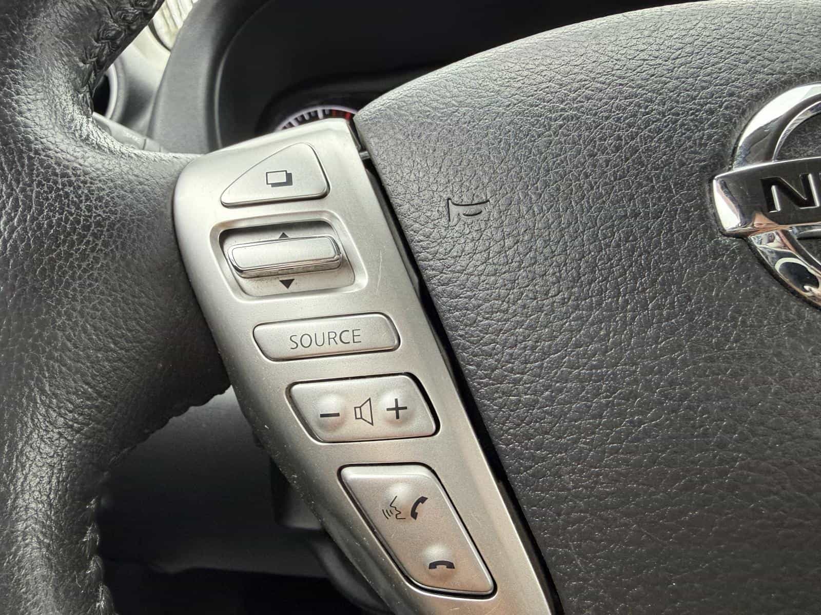 Image 17 Nissan Versa Note SV 2015