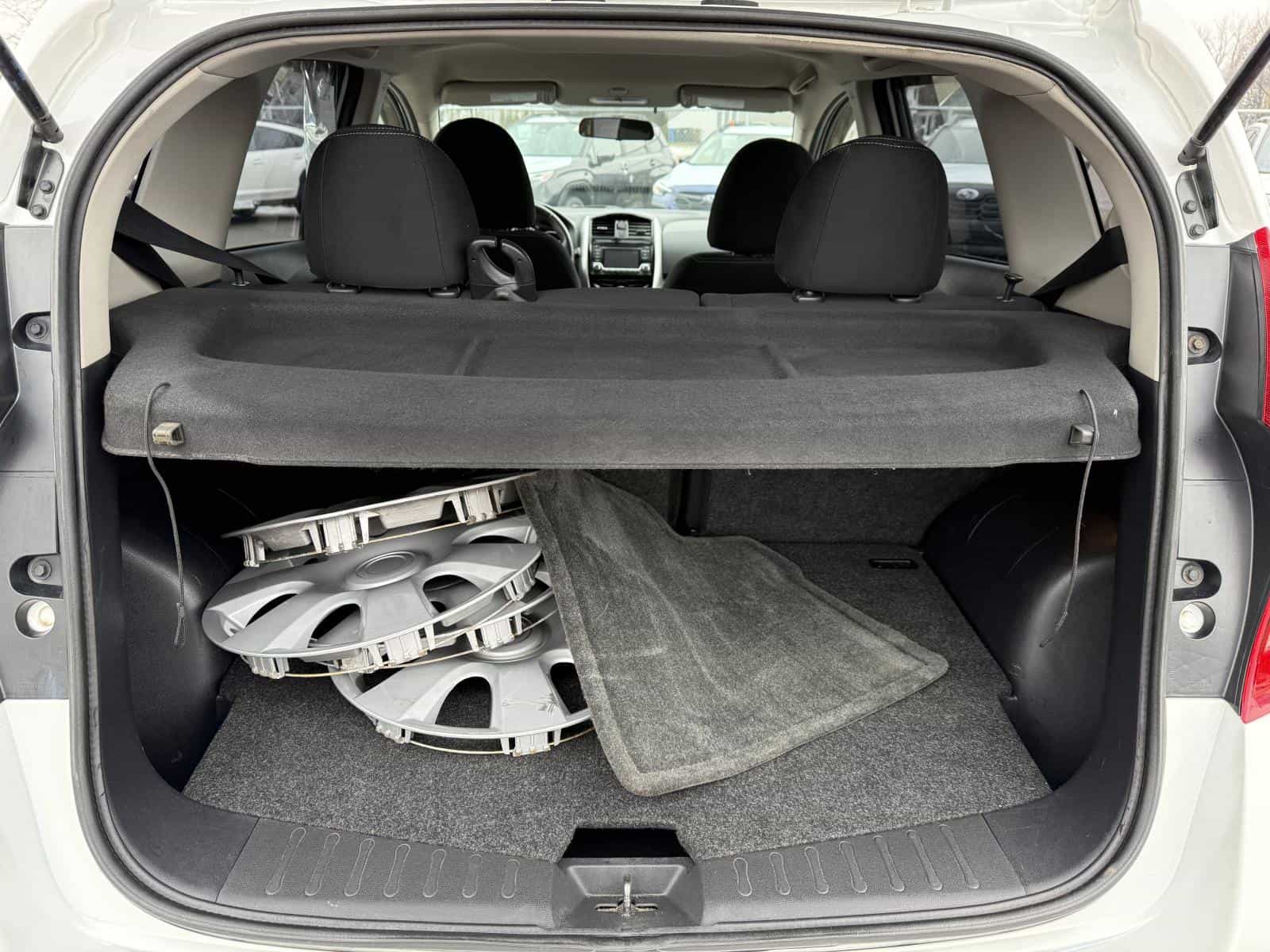 Image 7 Nissan Versa Note SV 2015