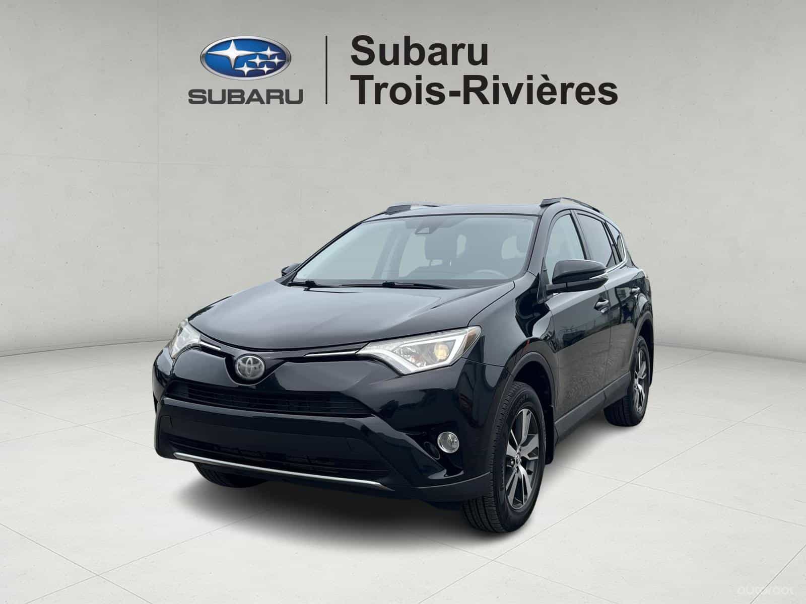 Image 1 Toyota Rav4 XLE 2017